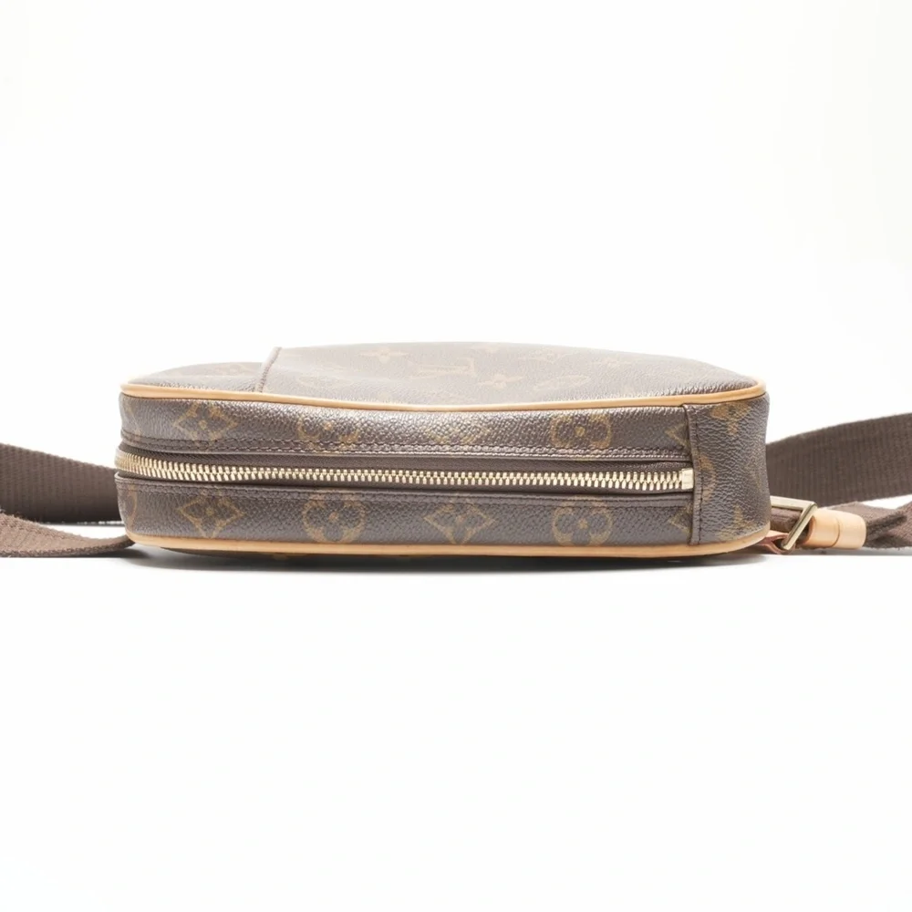 LOUIS VUITTON Brown Monogram Pochette Shoulder Bag